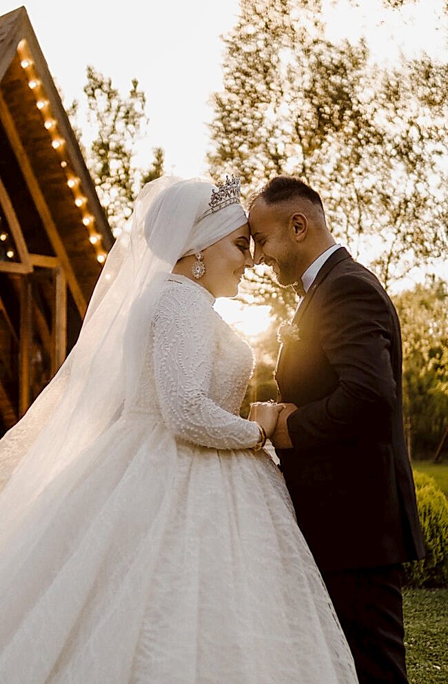 Sivas | Fotoğrafçı | Düğün | Dış Çekim | Stüdyo | Kamera | Dron | Kına | Nişan | Nikah | Klip | Hikaye | Kuaför | Gelinlik | Plato | Fiyat | Uygun | Sonbahar | Konsept | 2023 | Bungalov | Medrese | Gelin | Damat | Albüm