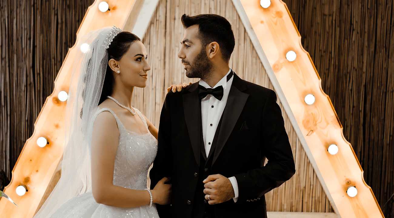Altınyayla | Şarkışla | Fotoğrafçı | Düğün | Dış Çekim | Stüdyo | Kamera | Dron | Kına | Nişan | Nikah | Klip | Hikaye | Kuaför | Gelinlik | Plato | Fiyat | Uygun | Sonbahar | Konsept | 2023 | Gelin | Damat | Albüm | Profesyonel